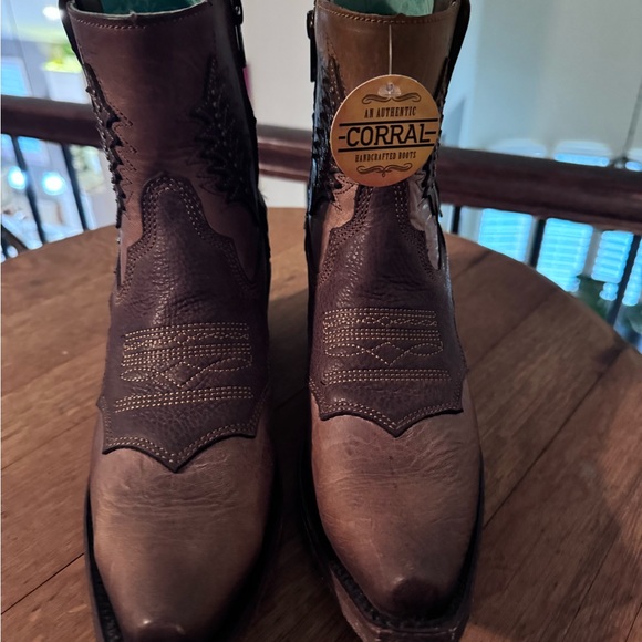 Women’s boots  Corral size 8 - Picture 2 of 4
